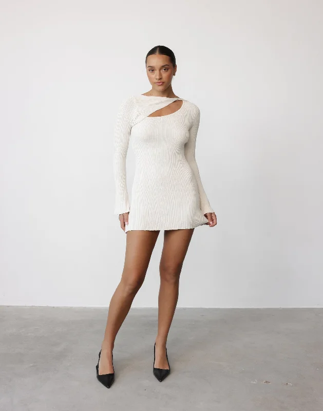 mini dresses-perfect for city adventure styleYasmin Mini Dress (Oat)