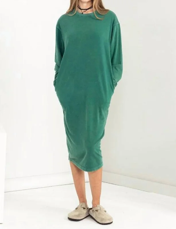 Midi dresses for a chic rooftop dinner-Long Sleeve Midi Sweatshirt Dress In Pine Green