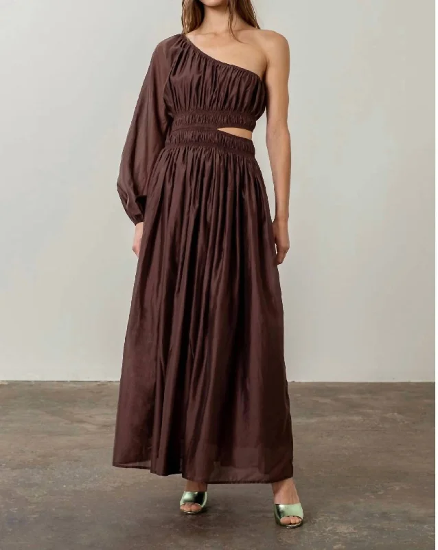 Midi dresses for daytime wedding celebrations-Cut Out Shirred Midi Dress In Chocolate