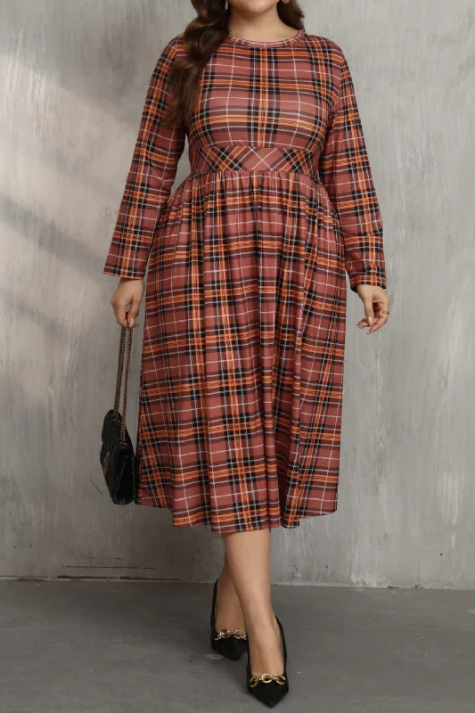 Stylish midi dresses for a city weekend-Plaid Round Neck Long Sleeve Midi Dress