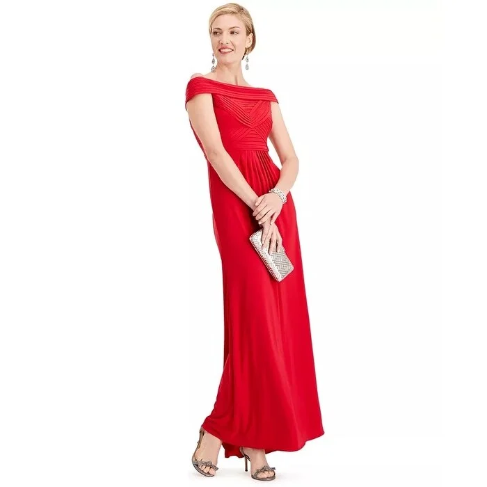 Evening dress with luxe design-Adrianna Papell Women's Pintuck Off The Shoulder Gown Red Size 2