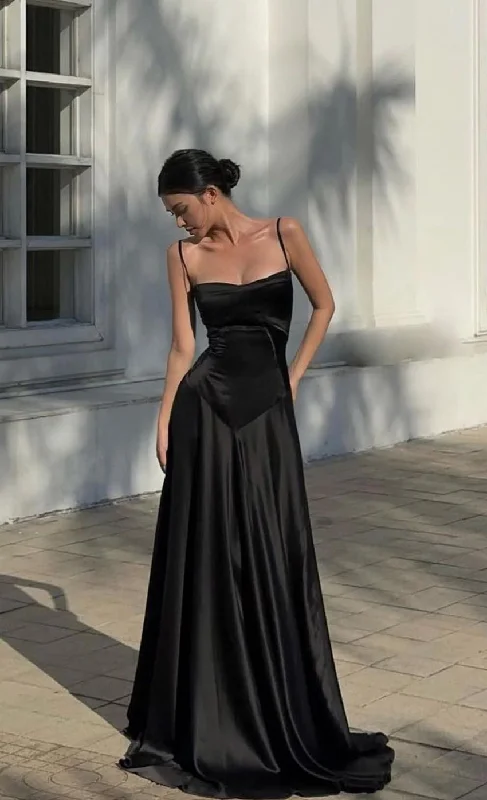 Evening dress with luxurious details-Anabella Gown (Black)