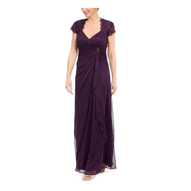 Evening dress with floral appliqué-Betsy & Adam Women's Lace Empire-Waist Gown Dark Purple Size 6